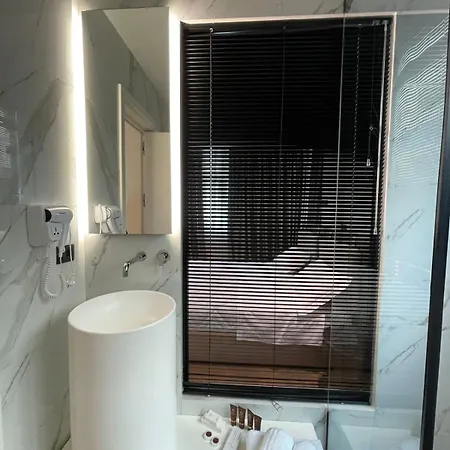 Adore Boutique 4* Vlore